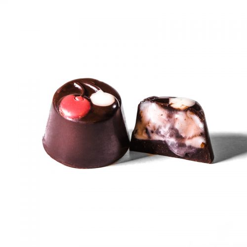 Cherry-fondant-cordial-chocolate-open-chocomiro
